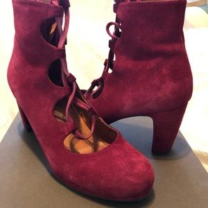 STORE CLOSING Chie Mihara Jamara Lace-up Ankle Boots in vibrant Rasberry Suede